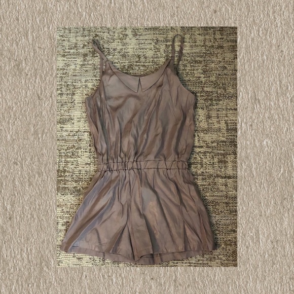 🤍 Vera Moda Silk Romper 🤍 - Picture 1 of 2